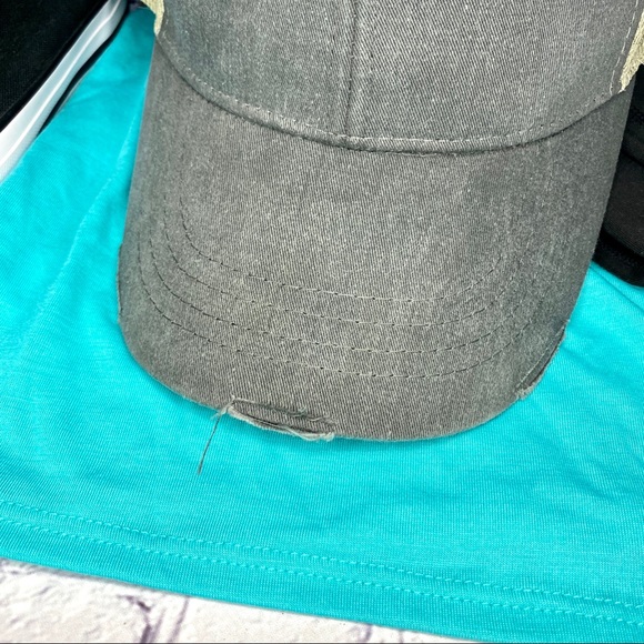 Distressed SnapBack baseball cap - Picture 5 of 9